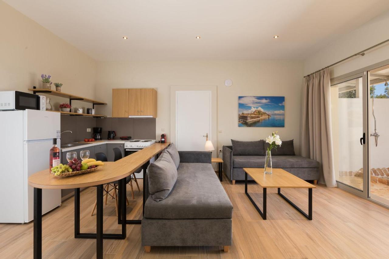 Senses Suites Дассия Экстерьер фото