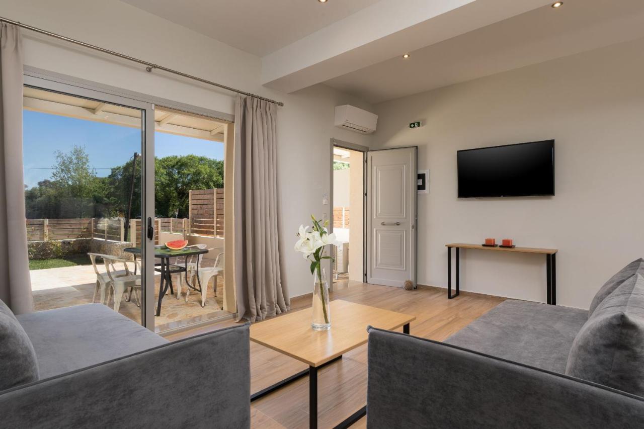 Senses Suites Дассия Экстерьер фото