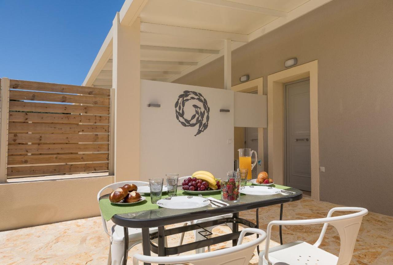 Senses Suites Дассия Экстерьер фото